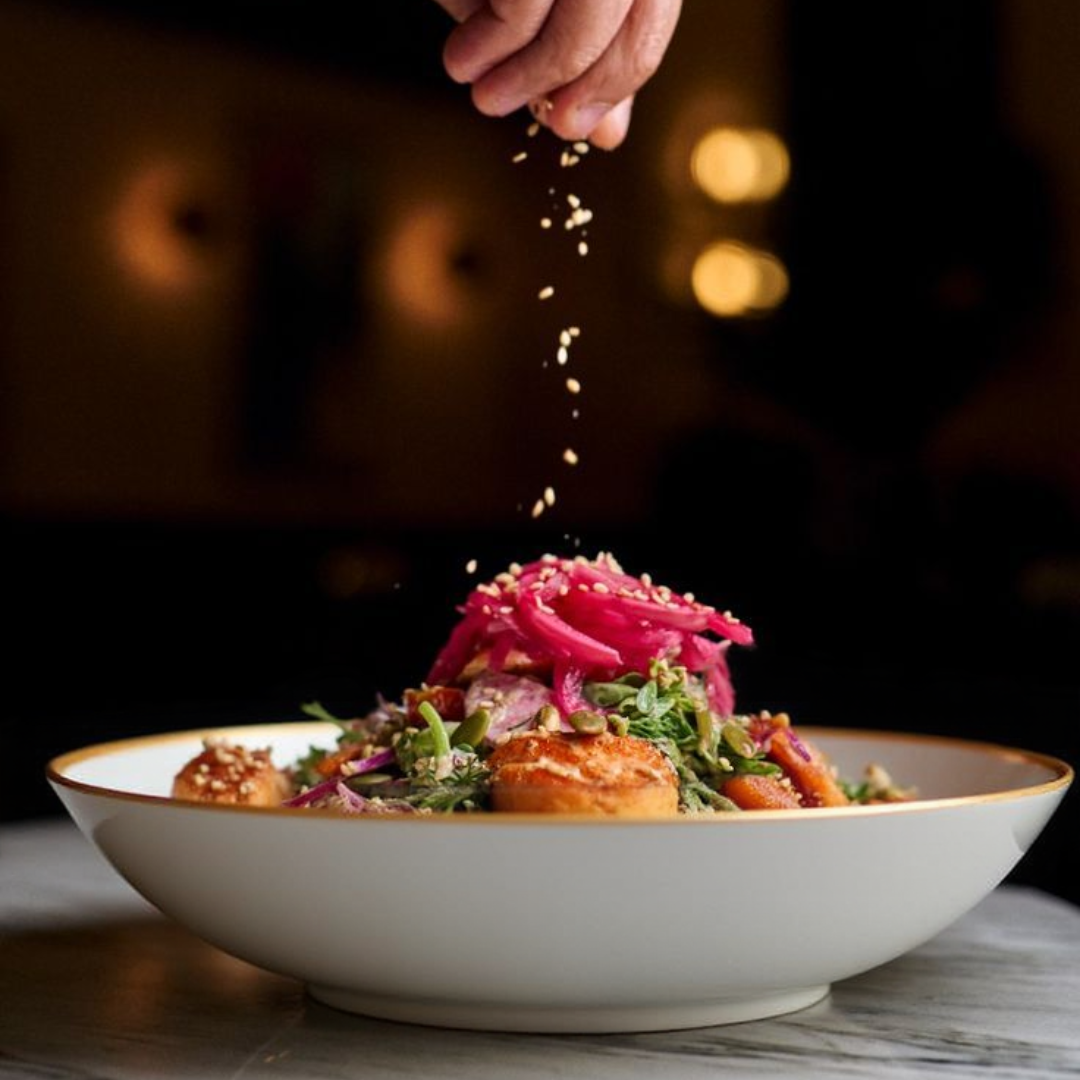 Delicia Porcelain 24 Piece Gold Line ivory Dinner Set cope